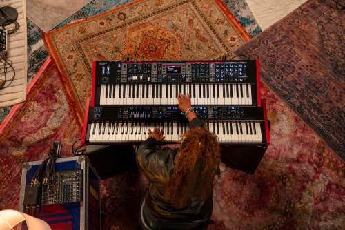 Commandes du synthétiseur ZEN-Core sur le Roland V-STAGE : réglages d’enveloppes, filtres et tonalités pour une grande créativité.